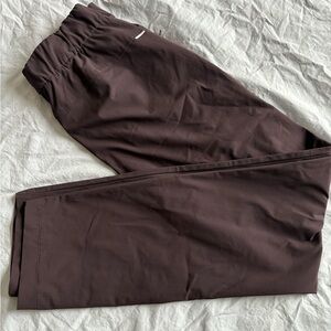 Vuori Miles Ankle Wayfarer Pants Dark Cherry XXS